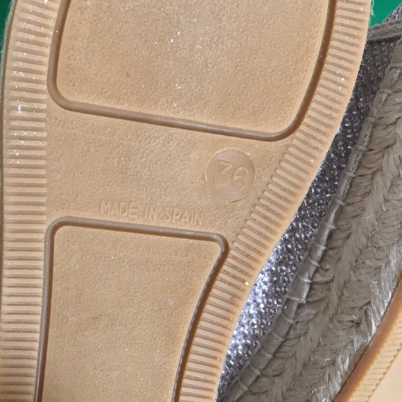 Never worn new espadrilles platform gold fabric shoes made In Spain - Picture 7 of 8